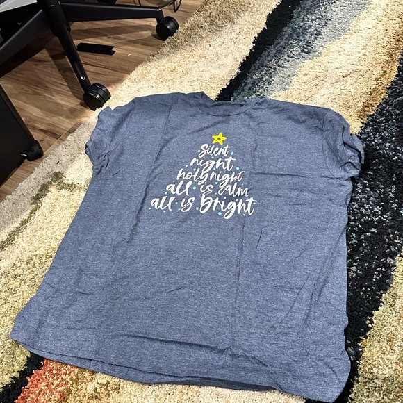 “Silent Night” Christmas Tree design XL NWT Eternal Light: Gildan Grey T-Shirt - Picture 4 of 11